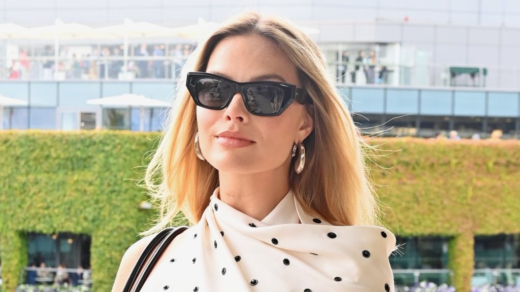 Margot Robbie's Overall Barrel Jeans Are the Most Chill Take on the Controversial Trend