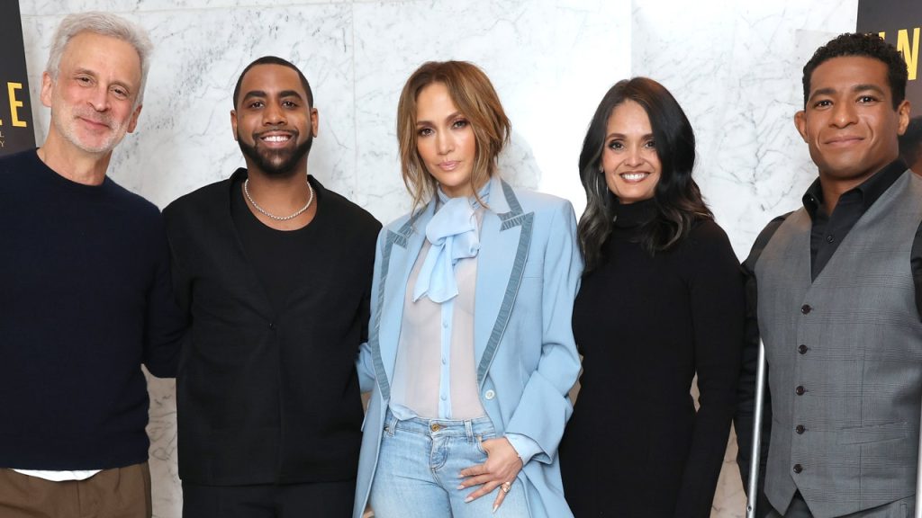 Jennifer Lopez's Low-Rise Jeans Are Giving Me War Flashbacks