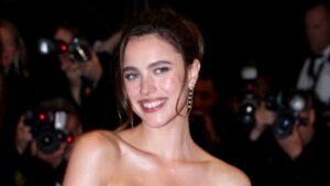 Margaret Qualley, เดินพรมแดง, คานส์, รองเท้าบัลเล่ต์