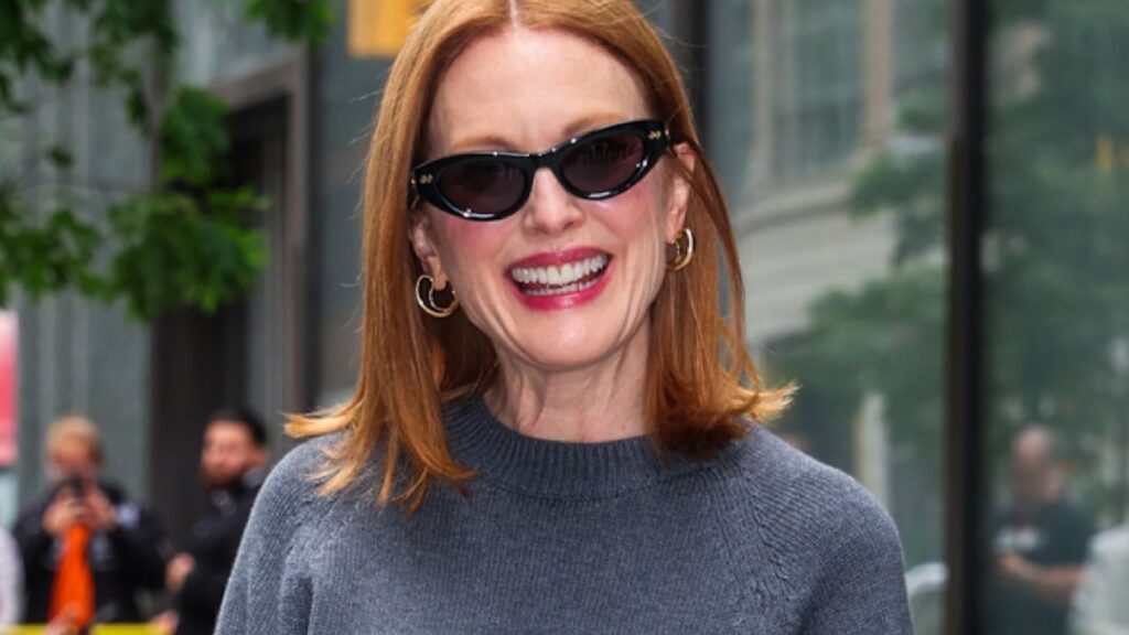 Julianne Moore, รองเท้าลอฟเฟอร์, สไตล์, แตกต่าง