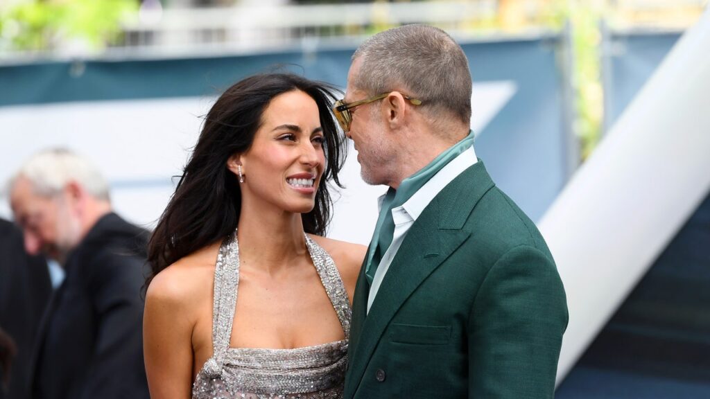 Ines de Ramon, โกน, Brad Pitt, Crystal-Covered, Boho Gown