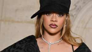 Rihanna, Lilac Milk Nails, มินิมอลลิสต์, เล็บ, ซัมเมอร์