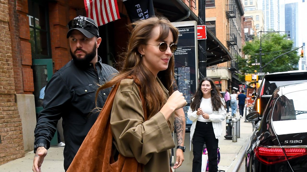 Dakota Johnson, กระเป๋า, เทรนด์ฤดูใบไม้ร่วง