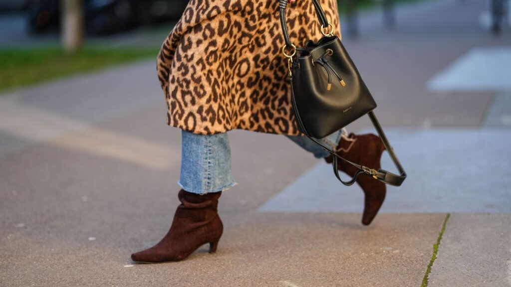 รองเท้า, กางเกงยีนส์ขาสั้น, ฤดูใบไม้ร่วง