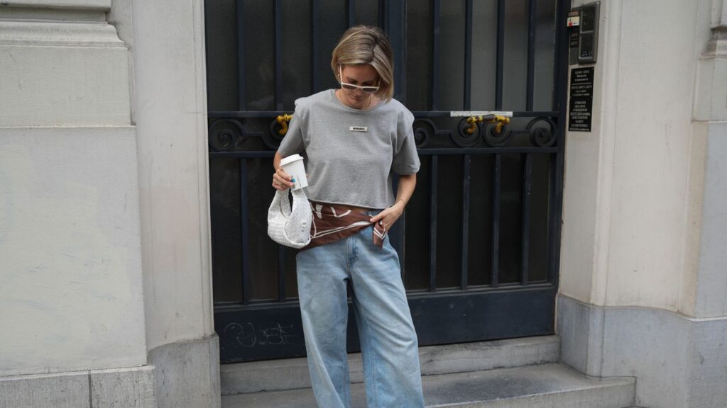 การสวมใส่ผ้าไหม, สไตล์, ไม่ใช่แค่ผ้าพันคอ, ล้อมคอ