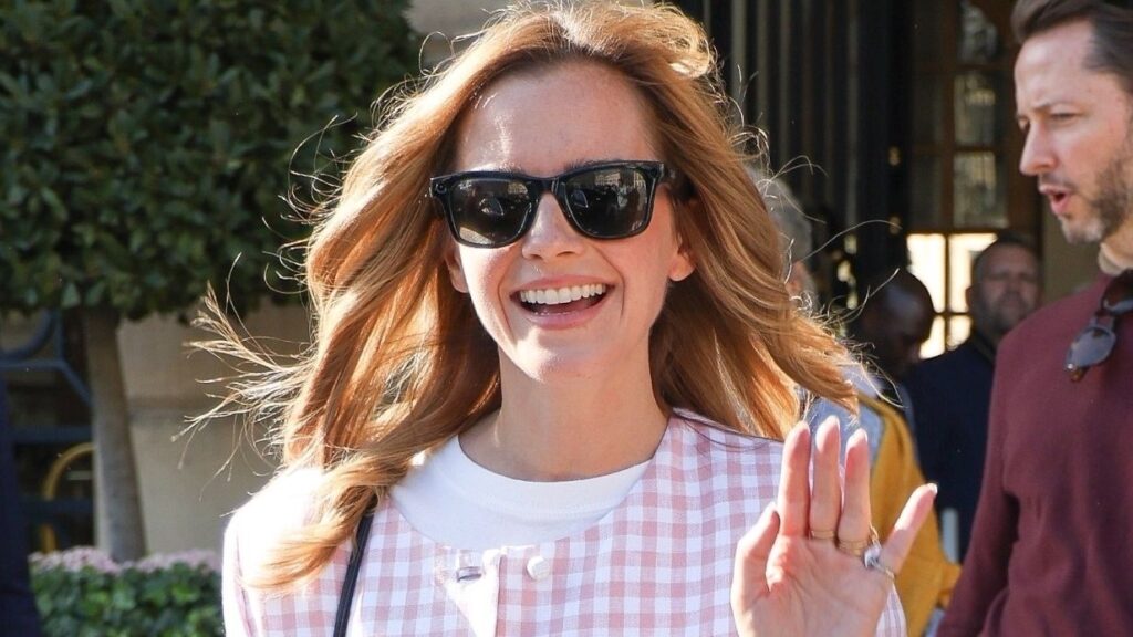 Emma Watson, รองเท้าสตั๊ด, เดรสสั้น, เทรนด์ฤดูใบไม้ร่วง