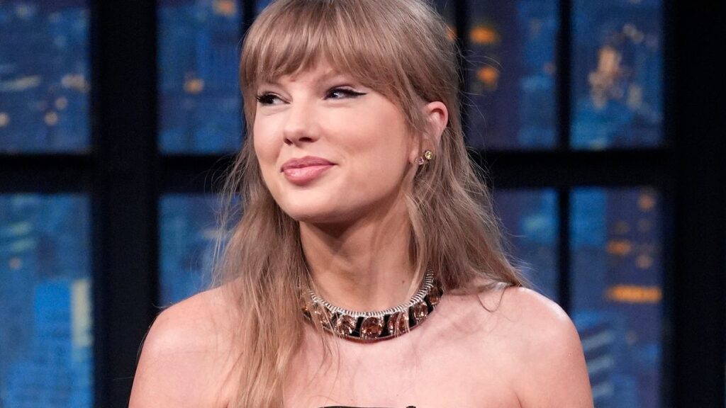 รองเท้า HOKA ของ Taylor Swift ลดราคา ต่ำกว่า 150 ดอลลาร์